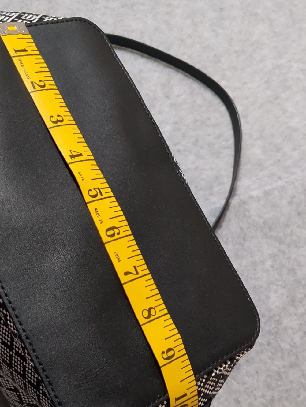 Lauren Ralph Lauren Dryden Debby Drawstring Bucket Black & White Bag - Picture 10 of 13